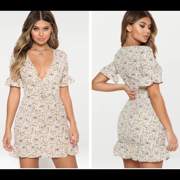 PrettyLittleThing Dresses & Skirts - PrettyLittleThing Floral Corset Swing Dress